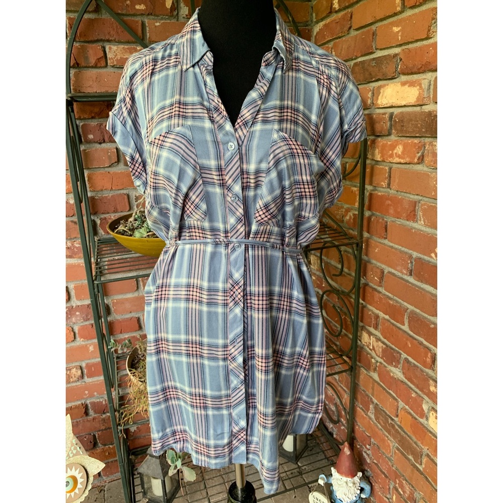 Motherhood Maternity Button down Blouse (Medium)